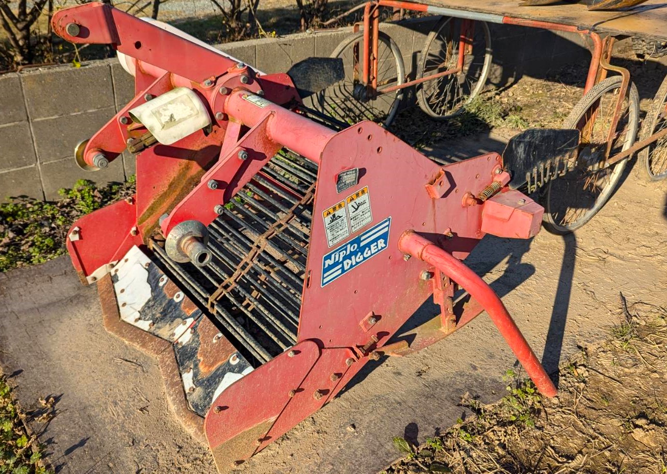 ニプロ 掘り取り機 | トラクター・耕運機・コンバインの高価買取 